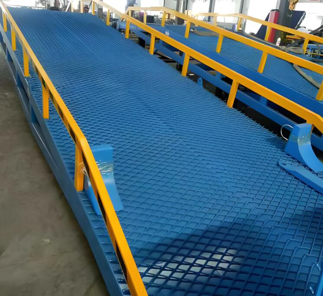 华蓥移动式液压登车桥